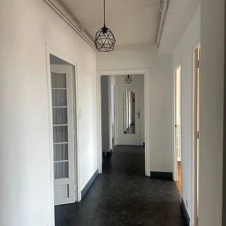 Apartment Splendide T4 Avec Balcon