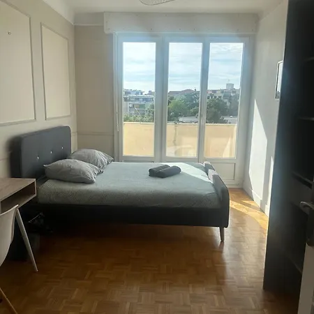 Apartment Splendide T4 Avec Balcon